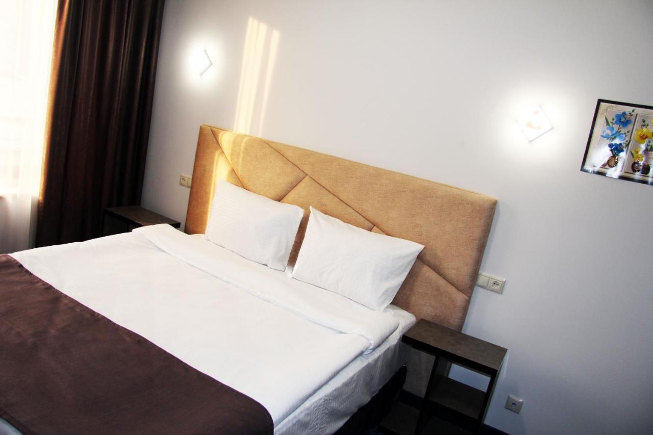 Nice Hotel Jerevan Eksteriør billede
