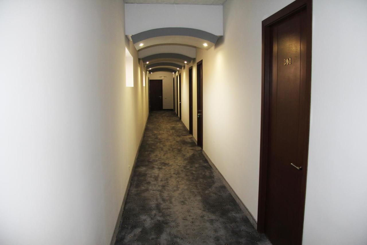 Nice Hotel Jerevan Eksteriør billede