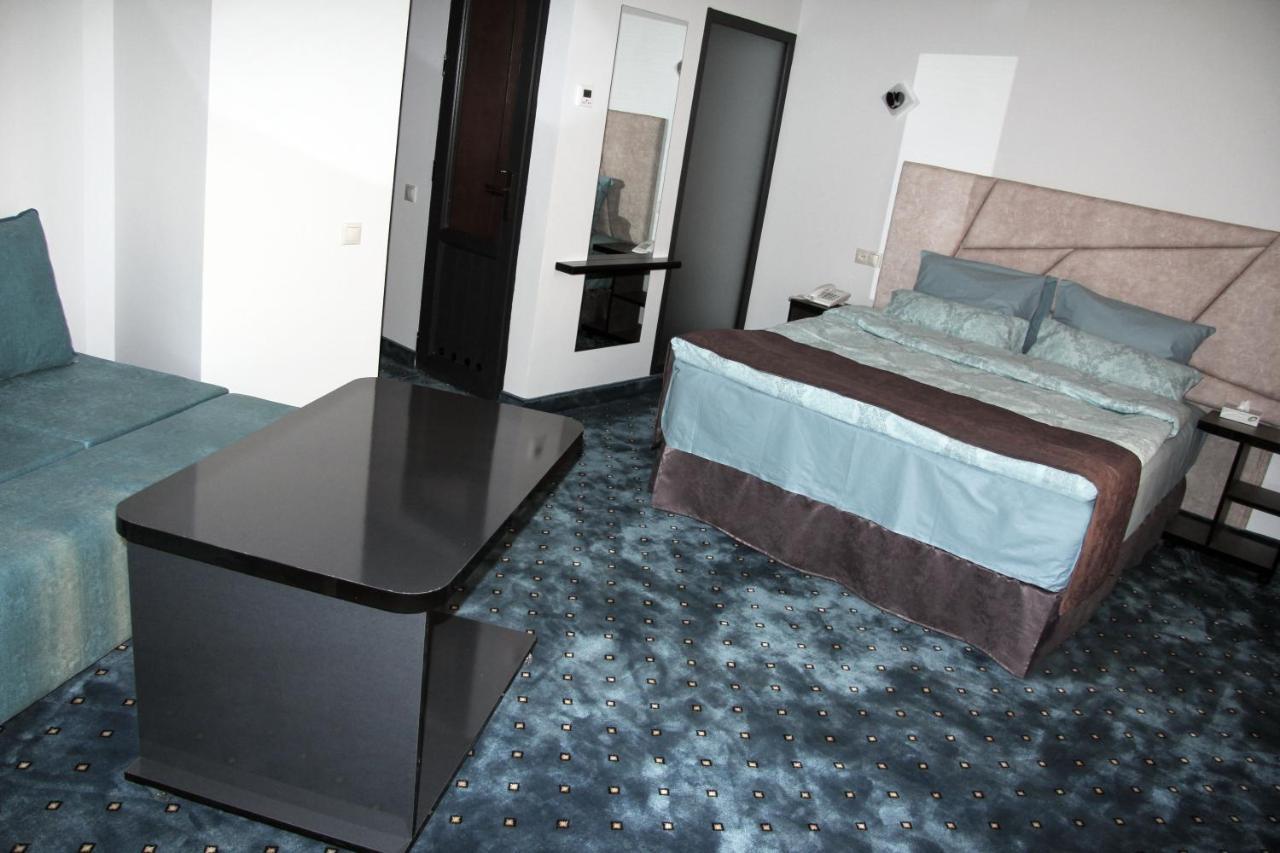 Nice Hotel Jerevan Eksteriør billede